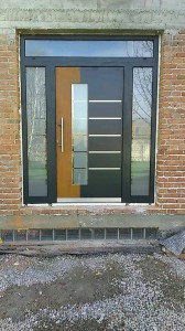 SK sa naslovnice drvo dekor antrazit